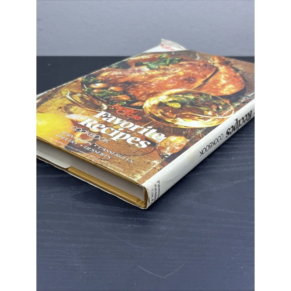 Family Circle Favorite Recipes 1979 Hardcover Cookbook
